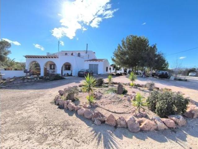 Casa en venta en La Cruz, el Vinalopó Mitjà / El Vinalopó Medio