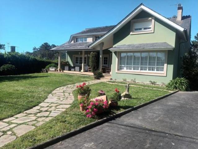 Casa en venta en Oleiros