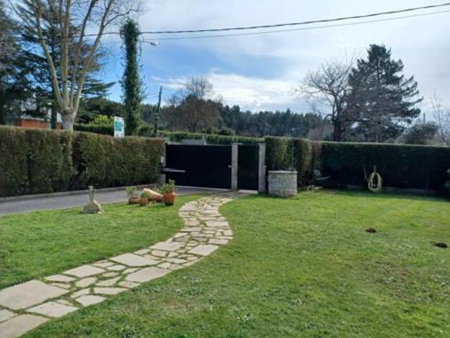 Casa en venta en Oleiros, A Coruña