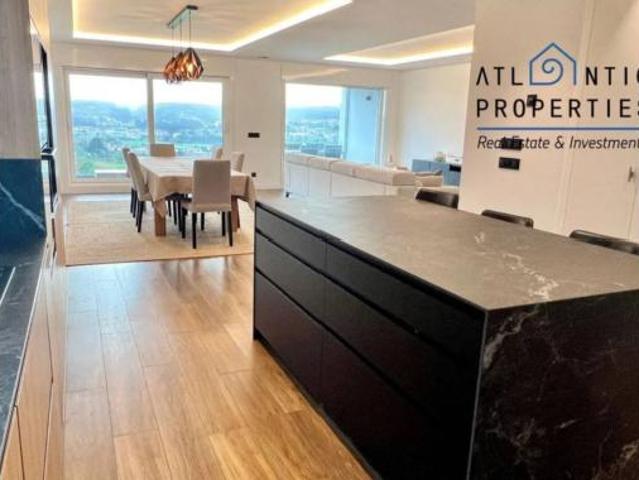 Casa en venta en Oleiros, A Coruña