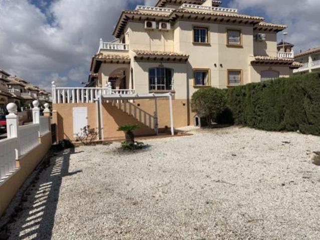 Casa en venta en Orihuela, Urbanización La Regia