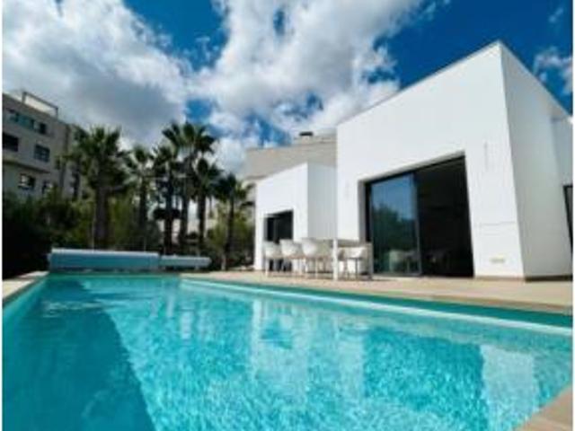 Casa en venta en Dehesa de Campoamor, Orihuela