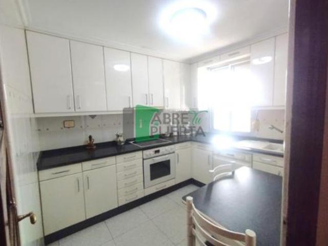 Casa en venta en Ourense, Galicia