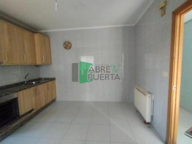 Casa en venta en Montealegre, Ourense