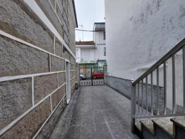 Casa en venta en As Lagoas, Ourense
