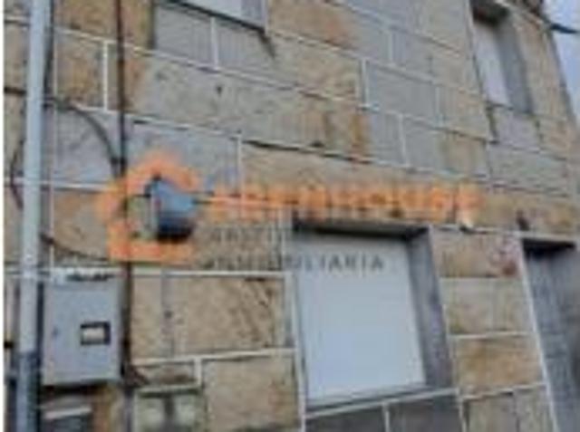 Casa en venta en Montealegre, Ourense