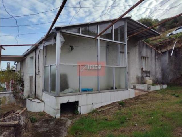 Casa en venta en Montealegre, Ourense