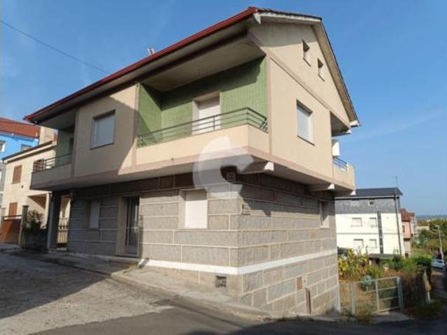 Casa en venta en Montealegre, Ourense
