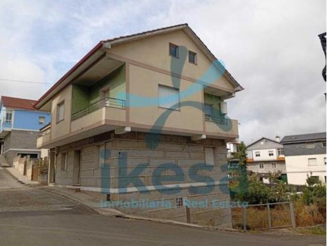 Casa en venta en Montealegre, Ourense