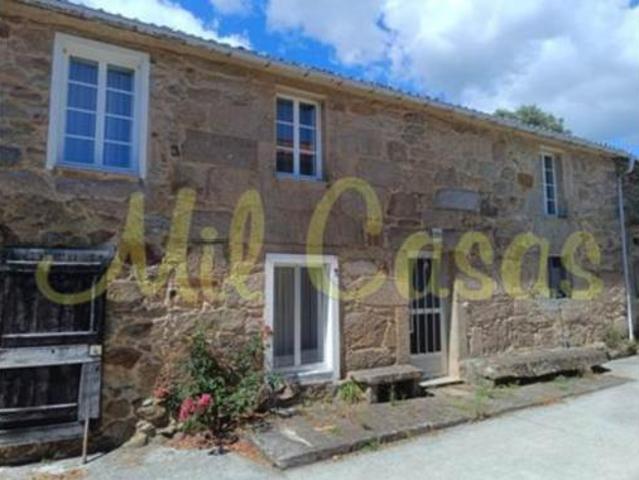 Casa en venta en Outes, Noia