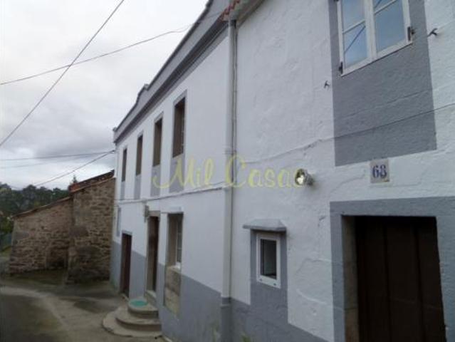 Casa en venta en Outes, Noia
