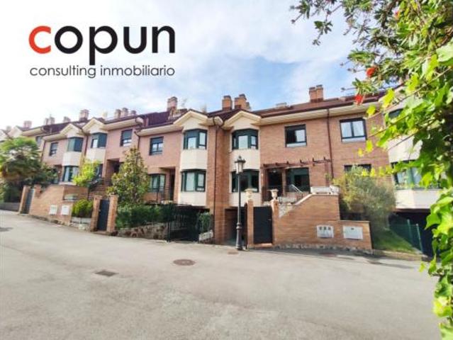 Casa en venta en Oviedo, Asturias