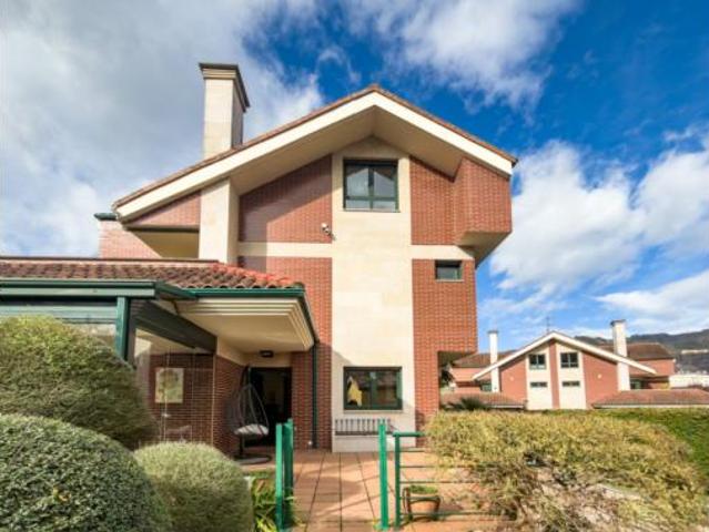 Casa en venta en Oviedo, Asturias