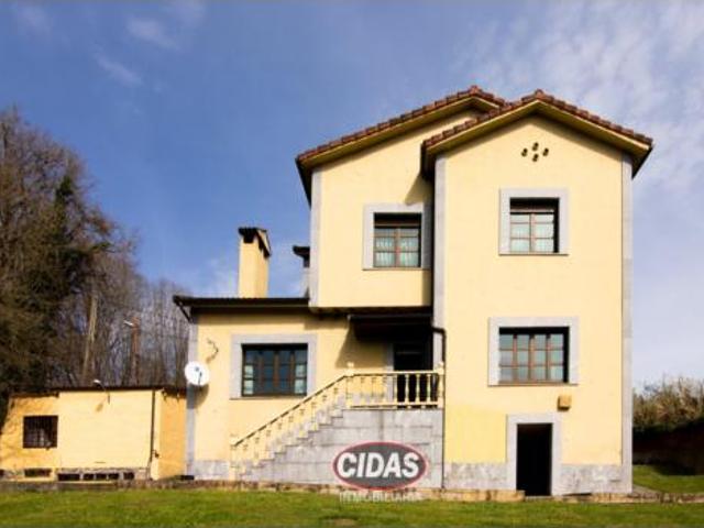 Casa en venta en Oviedo, El Caleyu