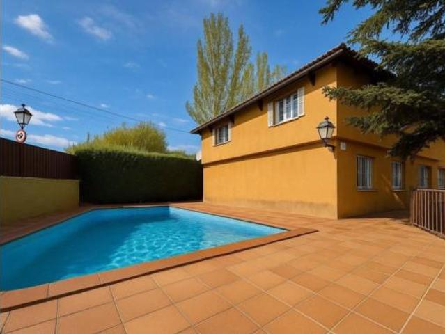 Casa en venta en Pedrezuela, Madrid