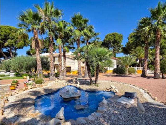 Casa en venta en Urbanització Lloma Badá, el Vinalopó Mitjà / El Vinalopó Medio