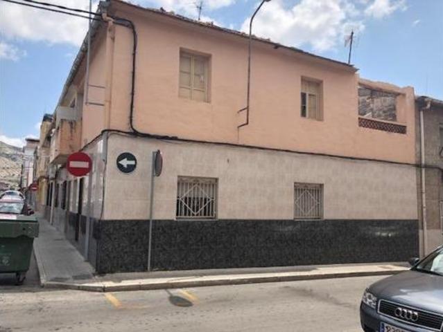 Casa en venta en les Vinyes, el Vinalopó Mitjà / El Vinalopó Medio
