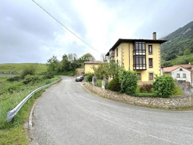 Casa en venta en Peñamellera Baja, Asturias
