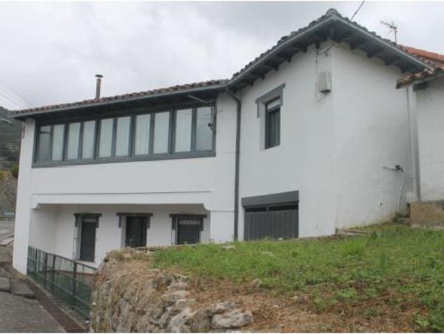 Casa en venta en Peñamellera Baja, Asturias