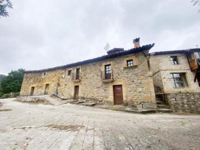 Casa en venta en Polaciones, Cantabria