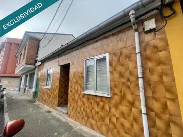 Casa en venta en Columbrianos, Ponferrada