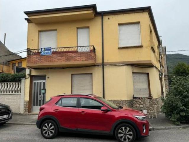 Casa en venta en Ponferrada, Puente Boeza
