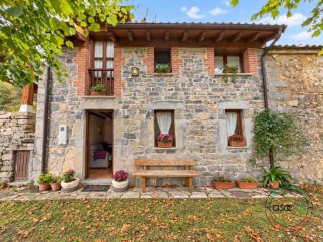 Casa en venta en El Beyu, Ponga