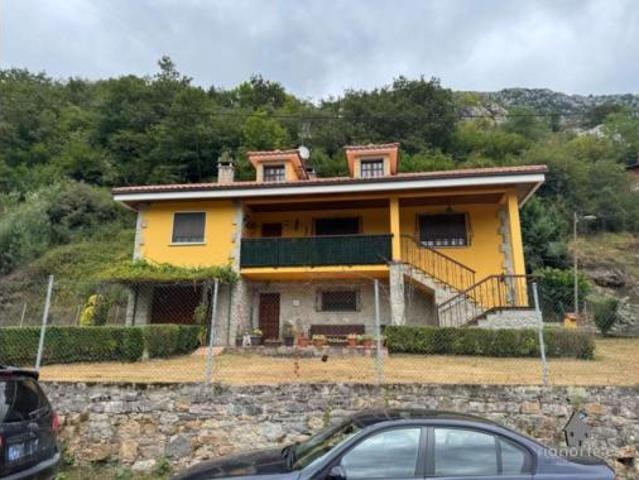 Casa en venta en Sellañu, Ponga