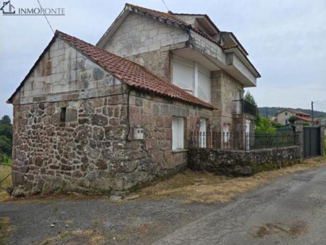 Casa en venta en Ponte Caldelas, Pontevedra