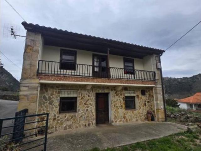 Casa en venta en Puente Viesgo, Cantabria
