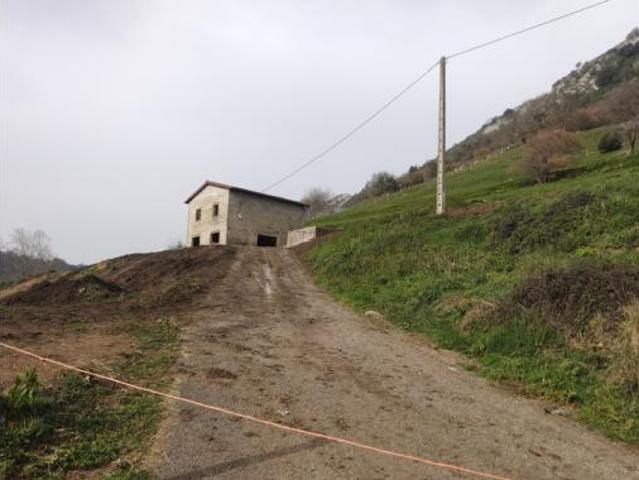 Casa en venta en Puente Viesgo, Cantabria
