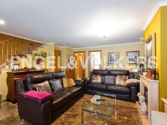 Casa en venta en Requena, Urbanización Casa Blanca
