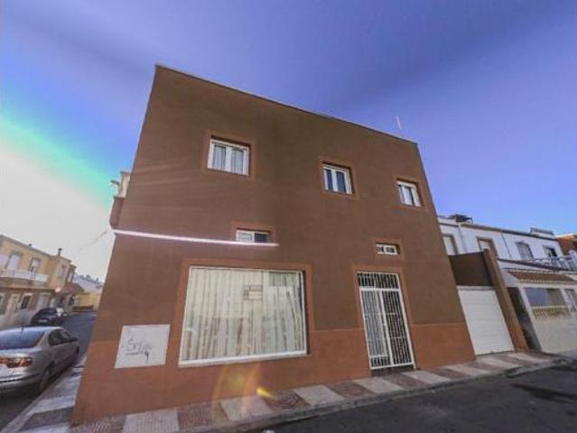Casa en venta en El Parador de las Hortichuelas, Roquetas De Mar