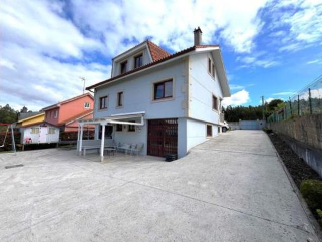 Casa en venta en Cacharrete, A Coruña