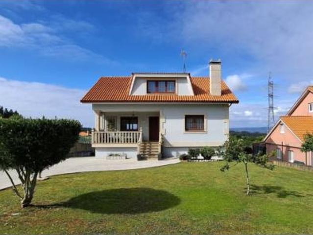 Casa en venta en Cacharrete, A Coruña