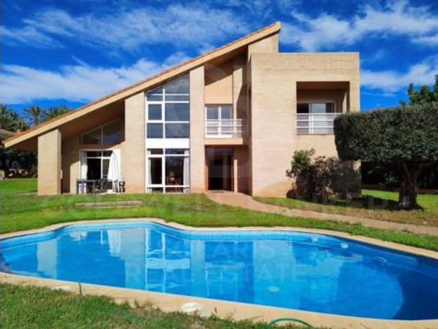 Casa en venta en Los Monasterios, el Camp de Morvedre
