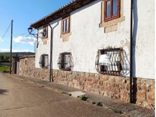 Casa en venta en Salinas De Pisuerga, Castilla y León