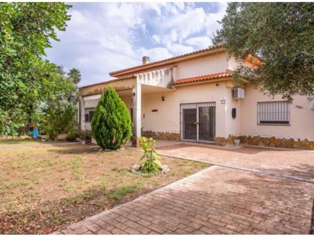 Casa en venta en Sanlúcar La Mayor, Andalucía