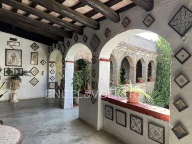Casa en venta en Sant Feliu De Llobregat, Can Falguera