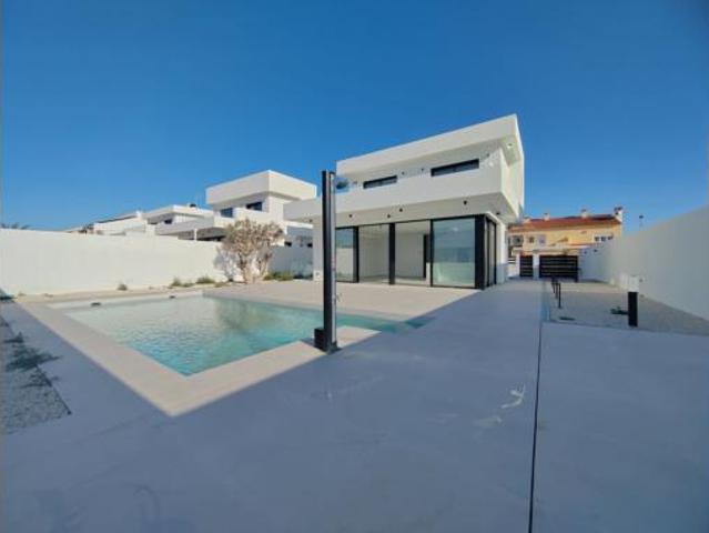 Casa en venta en El Campello, Valencia