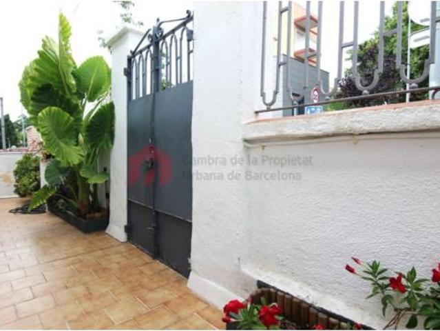 Casa en venta en Santa Coloma De Gramenet, Barcelona