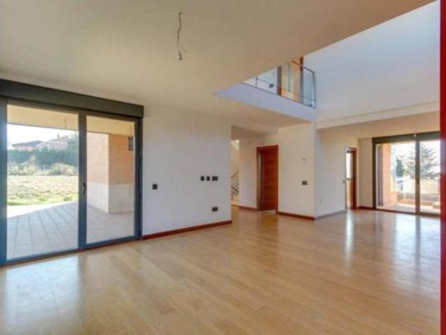 Casa en venta en Santa Marta De Tormes, Valdelagua