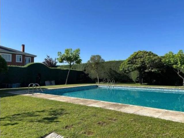 Casa en venta en Santa Marta De Tormes, Valdelagua