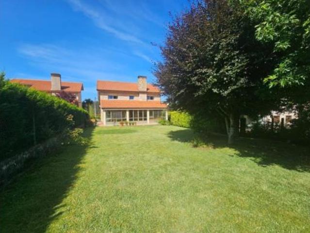 Casa en venta en Santiago De Compostela, Xulacasa