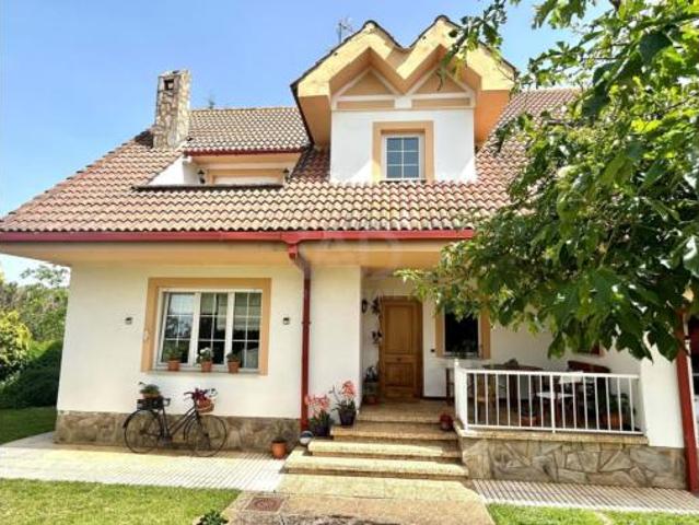Casa en venta en Santovenia De La Valdoncina, Castilla y León