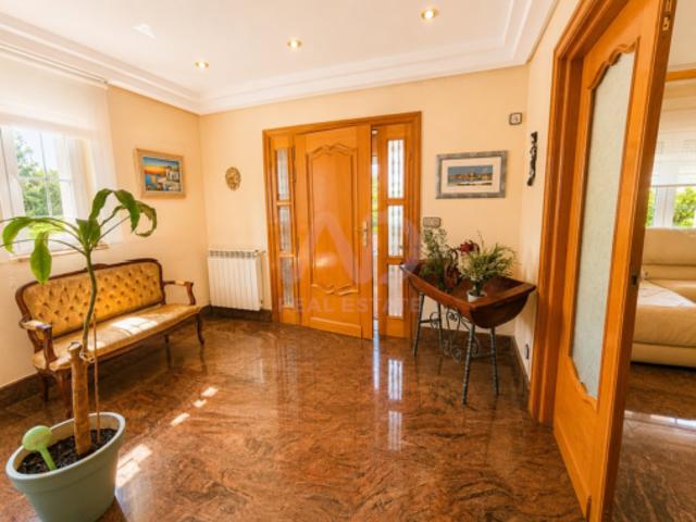 Casa en venta en Santovenia De Pisuerga, Castilla y León
