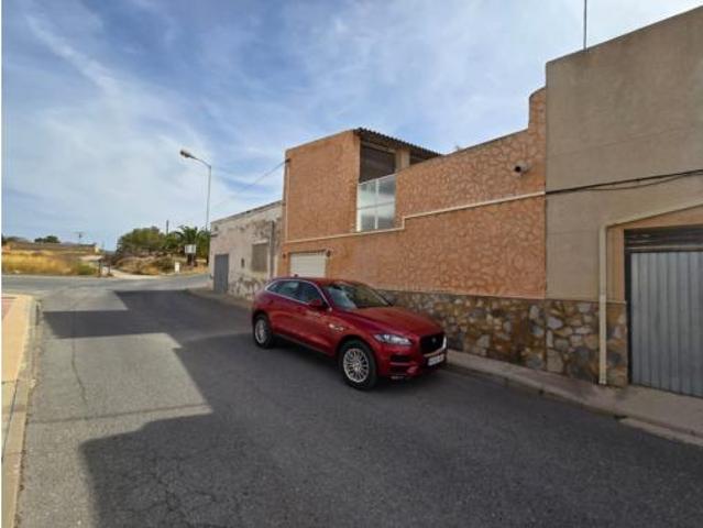 Casa en venta en María Moliner, l'Alt Vinalopó / El Alto Vinalopó