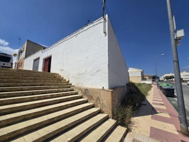 Casa en venta en María Moliner, l'Alt Vinalopó / El Alto Vinalopó