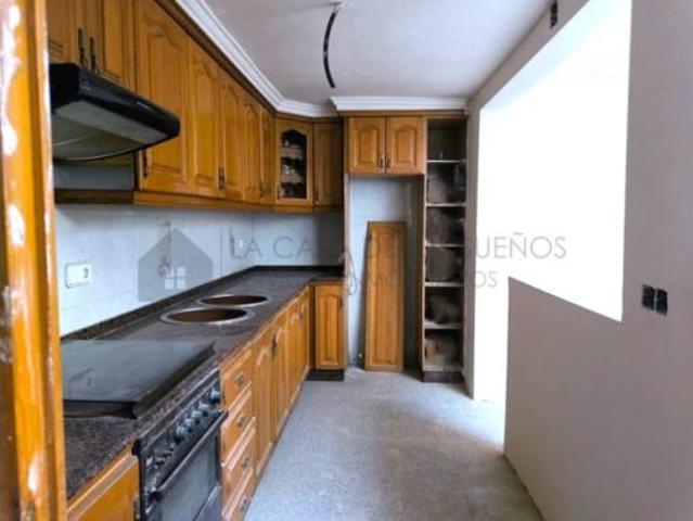 Casa en venta en María Moliner, l'Alt Vinalopó / El Alto Vinalopó