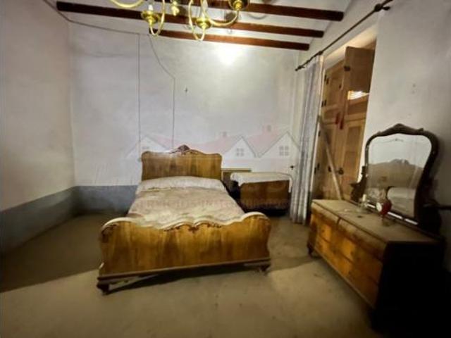 Casa en venta en María Moliner, l'Alt Vinalopó / El Alto Vinalopó
